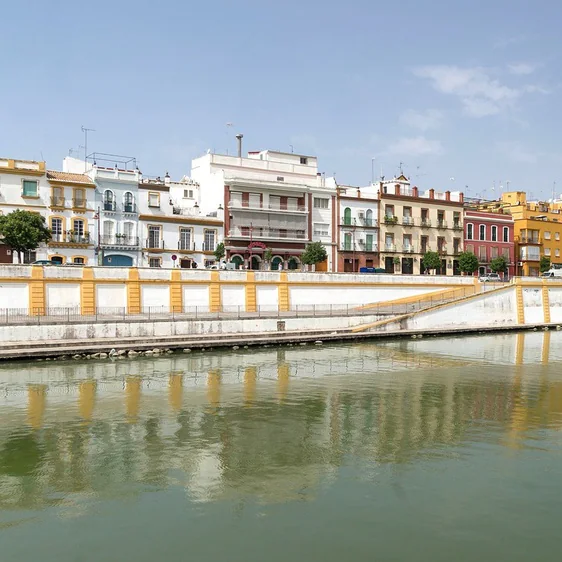 Vista del barrio de Triana desde el Guadalquivir