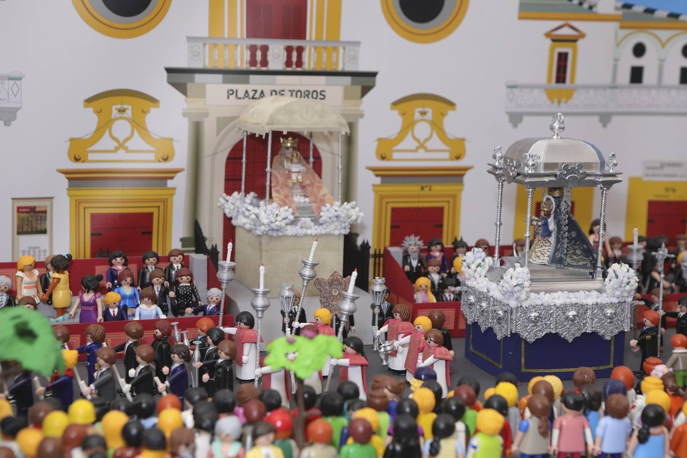 En la Magna de Playmobil se recrea lo que será esta procesión en diciembre en 14 metros de exposición