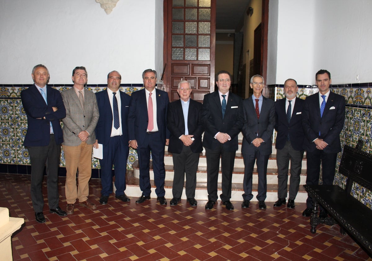 La localidad de Utrera ha acogido esta mesa redonda que ha sido moderada por Alberto García Reyes, director de ABC de Sevilla