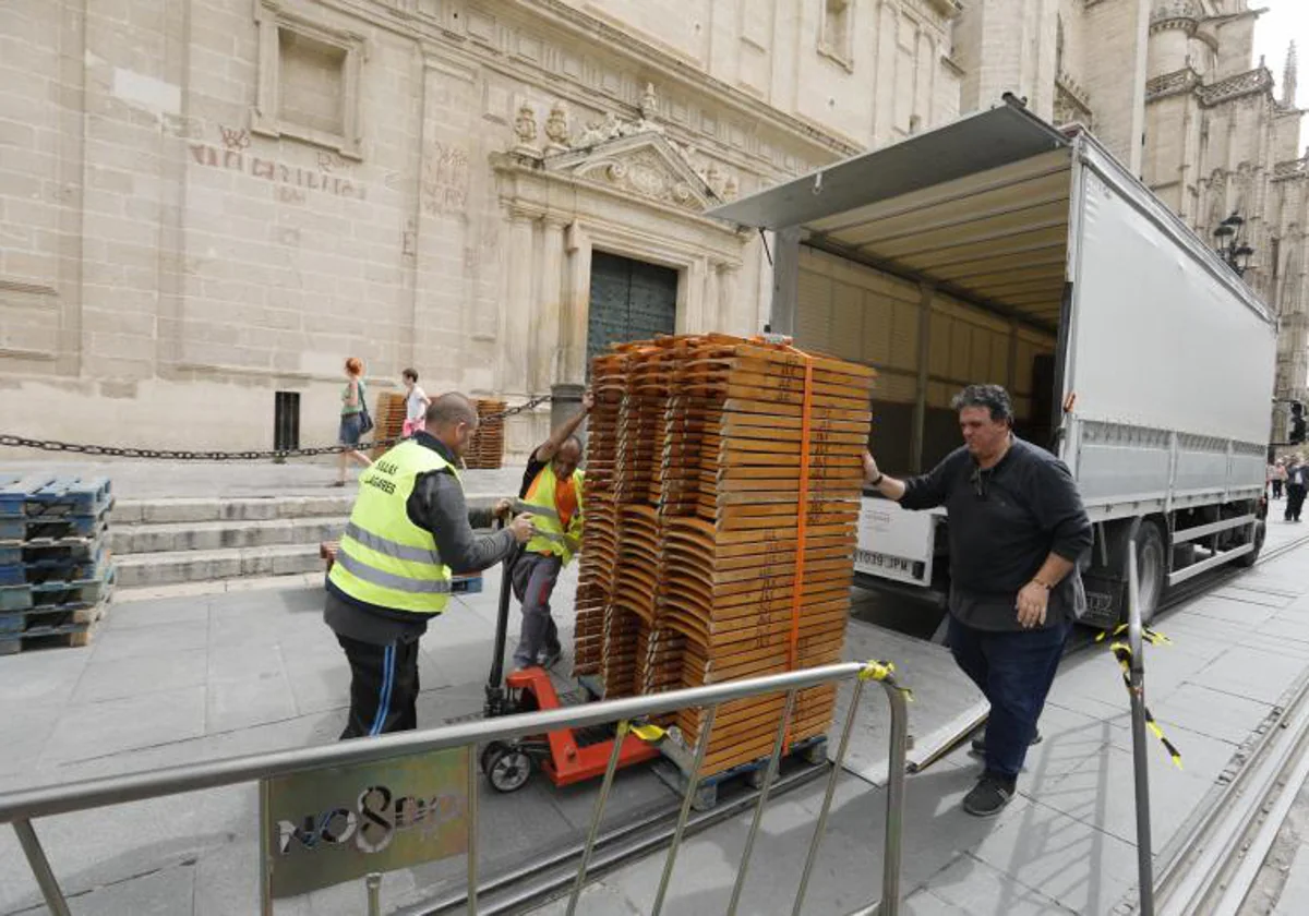 Las sillas se han agotado tras cuatro horas de colas virtuales