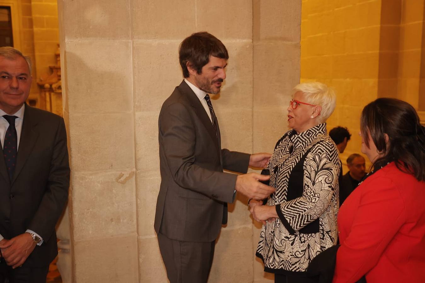 El ministro de Cultura recibe a los galardonados en la cena previa a la entrega de Medallas de este miércoles