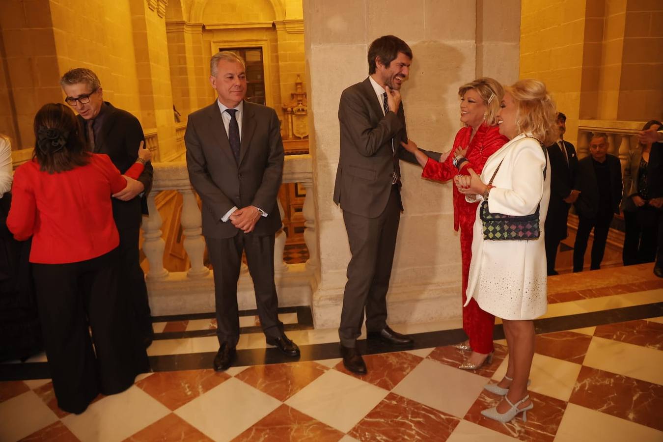 El ministro de Cultura recibe a los galardonados en la cena previa a la entrega de Medallas de este miércoles