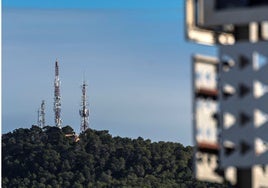 El Ayuntamiento de Sevilla aclara que aún está a tiempo de recaudar 10 millones de euros en tasas a las compañías telefónicas