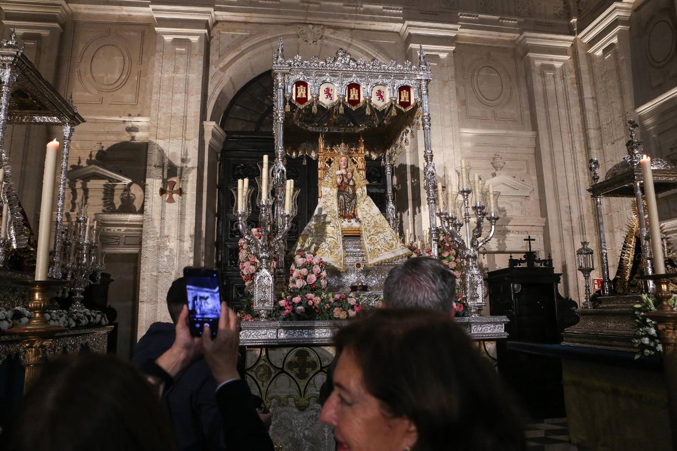 Las Vírgenes de Setefilla, Valme y Consolación lucen en sus pasos antes de la Magna del domingo