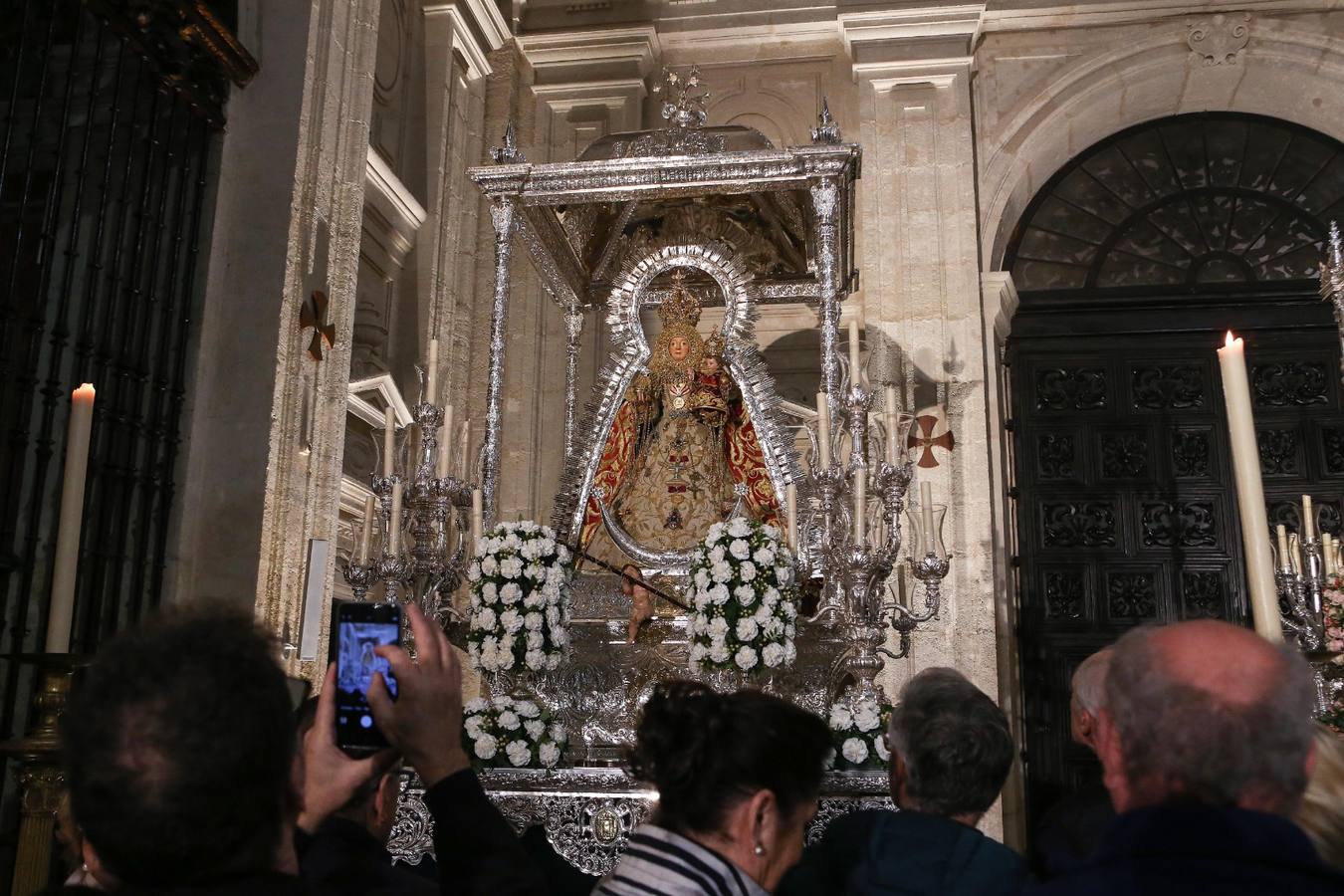 Las Vírgenes de Setefilla, Valme y Consolación lucen en sus pasos antes de la Magna del domingo