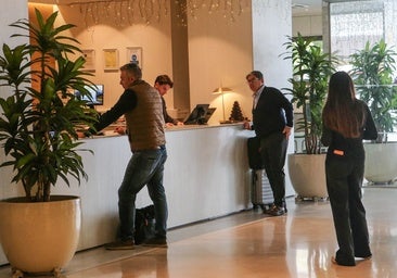 El nuevo registro de Interior provoca caos en los hoteles: «No somos policías»