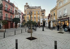 Por qué la plaza de Montesión de Sevilla tiene dos fechas en su placa