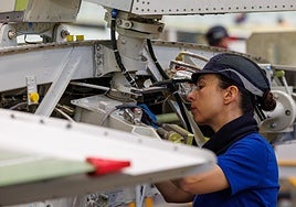 'Protón', el plan de recorte de empleo en Airbus: 1.128 puestos menos en espacio y 250 en aviones militares