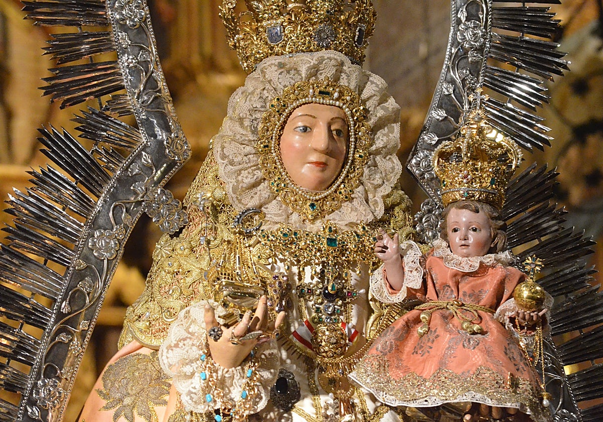Virgen de Consolación, patrona de Utrera