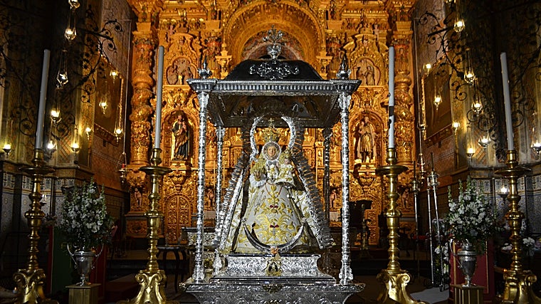 La Virgen de Consolación de Utrera en su paso