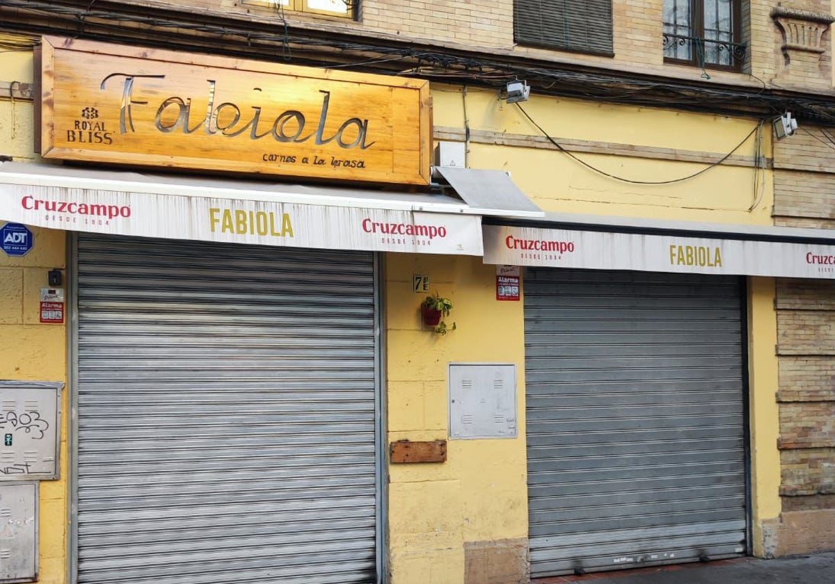 El bar Fabiola en la Plaza de la Mina, cerrado este domingo