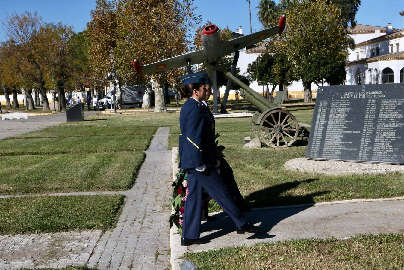 Un momento del acto militar celebrado este martes en el Acuartelamiento Aéreo de Tablada