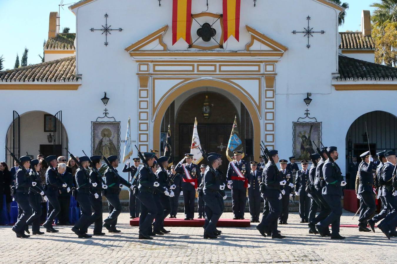 Un momento del acto militar celebrado este martes en el Acuartelamiento Aéreo de Tablada