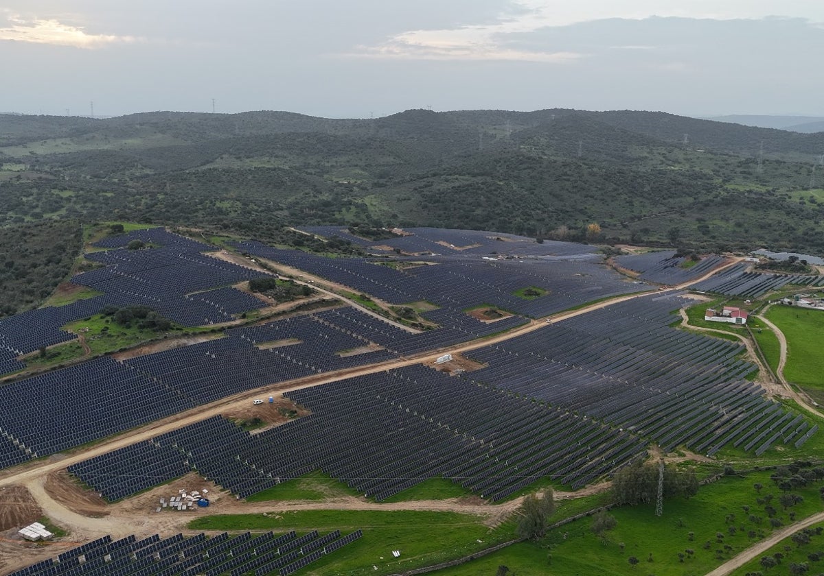 Parque fotovoltaico instalado por el grupo Negratín