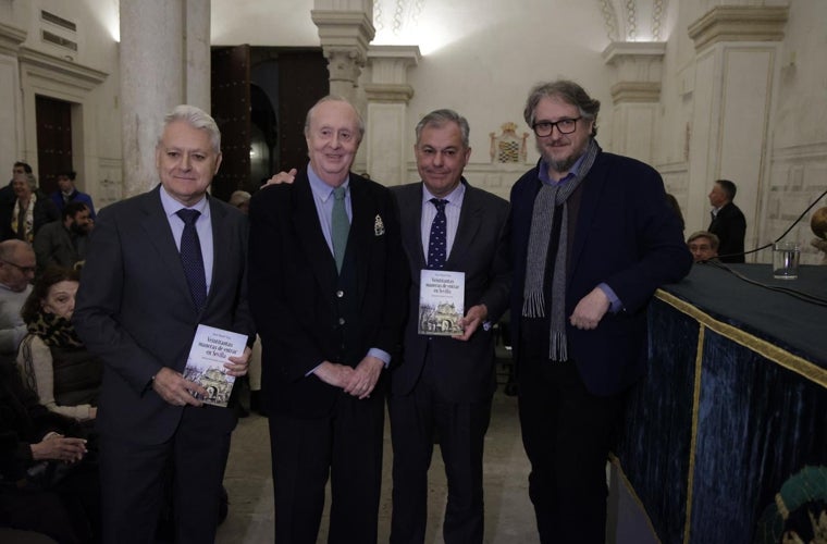 Juan Miguel Vega, el duque de Segorbe, José Luis Sanz y David González Romero, durante la presentación del libro