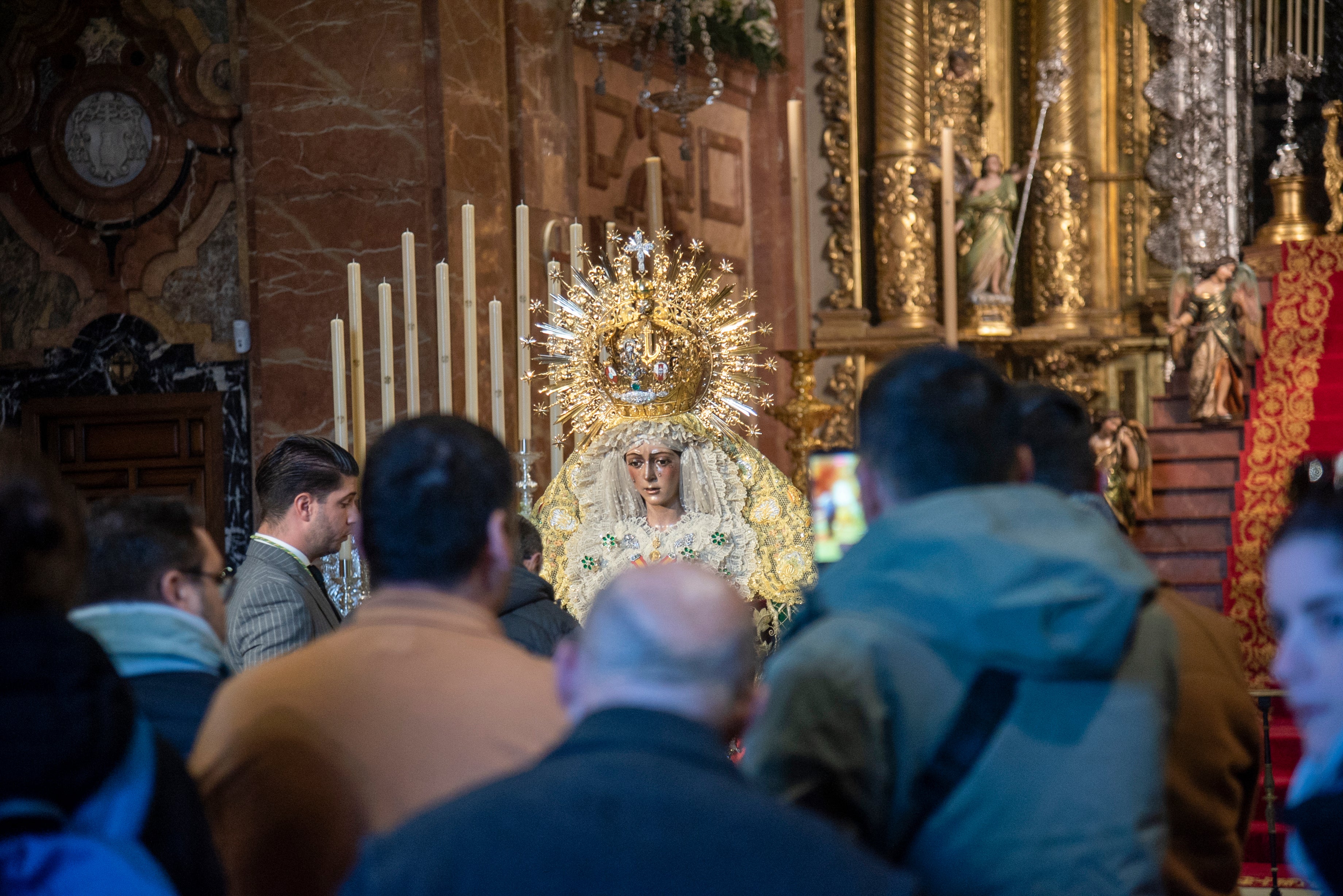 El besamanos de la Macarena