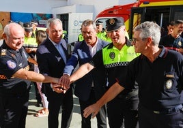 Los bomberos de Sevilla ganarán 100 euros más por cada jornada de refuerzo en los turnos de guardia