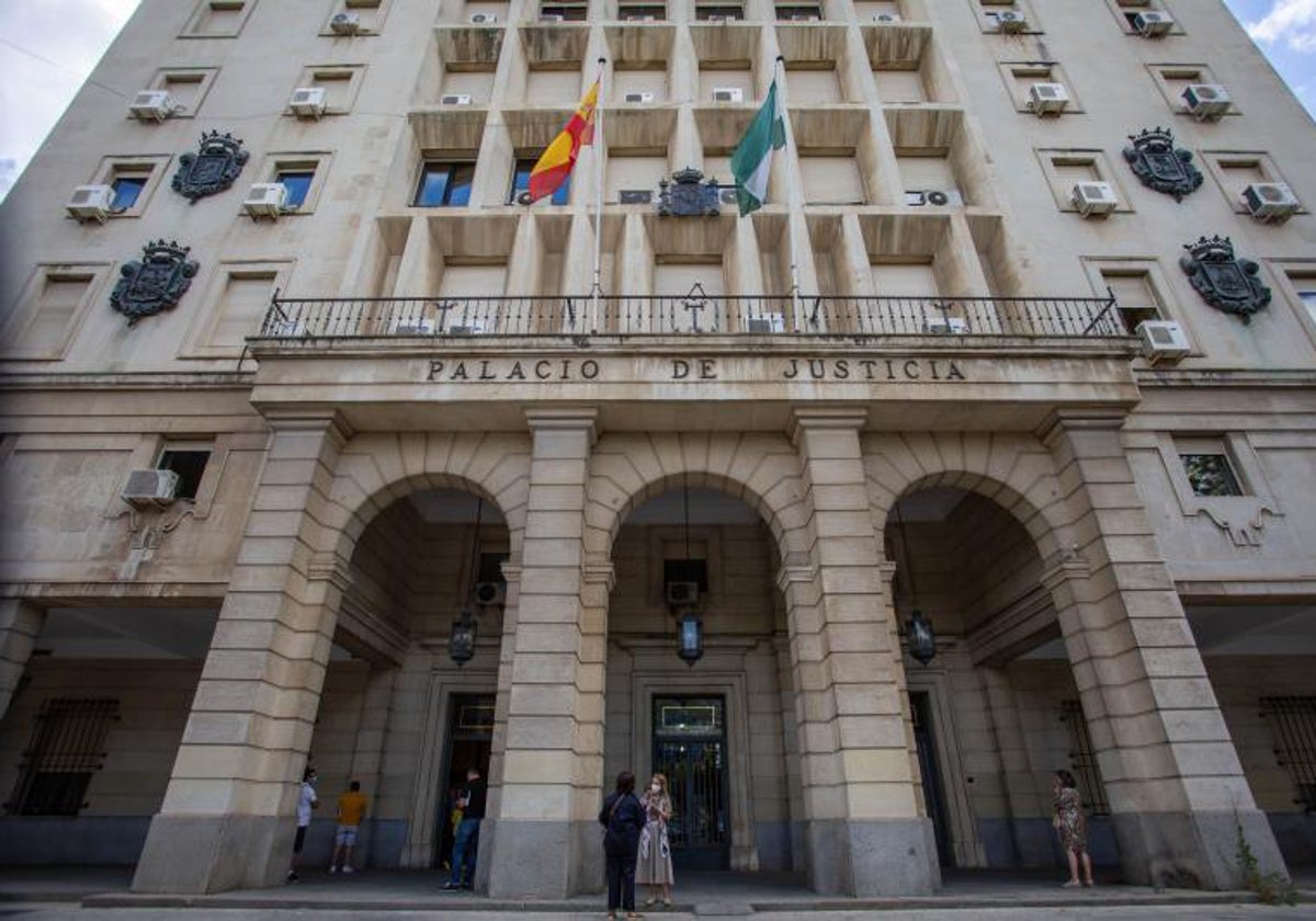 Fachada de la Audiencia Provincial de Sevilla, sede del TSJA