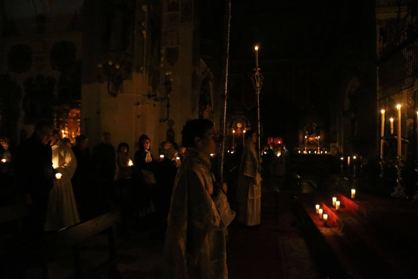 Misa Rorate Caeli en la parroquia de la Magdalena