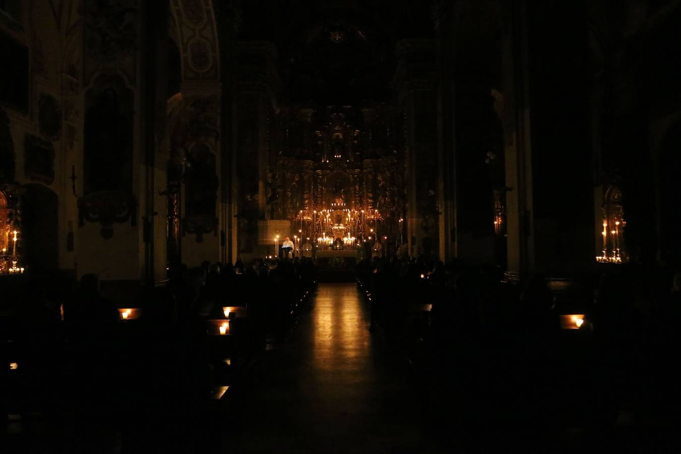 Misa Rorate Caeli en la parroquia de la Magdalena