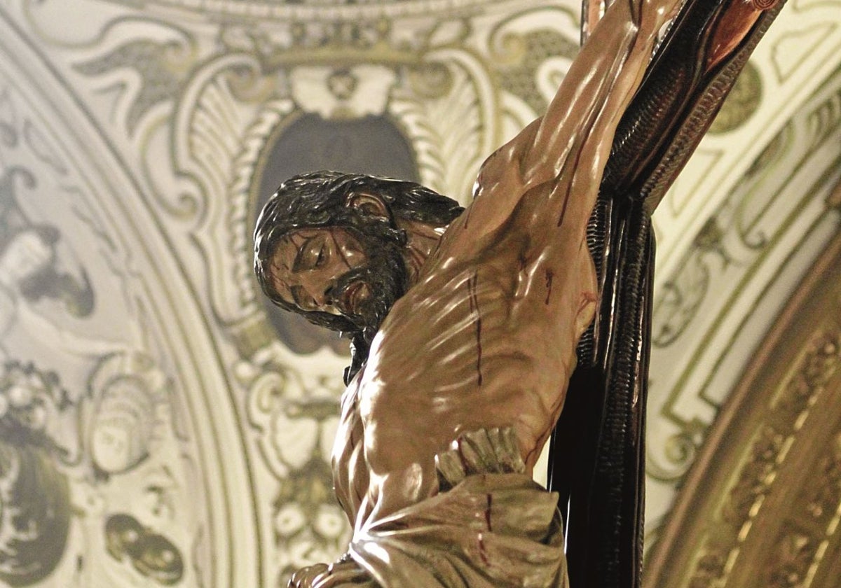 El Cristo de la Salvación bajo la cúpula de la iglesia de San Buenaventura