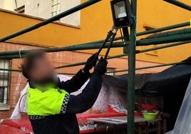 Nochebuena 'calmada' en Sevilla: del barrido previo de la Policía Local a la inquietud por la mujer muerta en la Cartuja