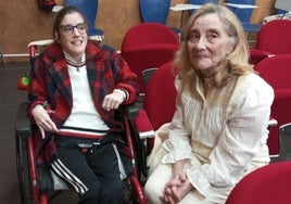 Silvia y Belén, triunfadoras en la universidad con una parálisis cerebral y una ataxia que provoca pérdida de visión