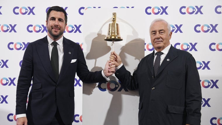 Enrique Riquelme toca la campana de la Bolsa en el debut en el parqué de Cox, la empresa que adquirió los activos de Abengoa