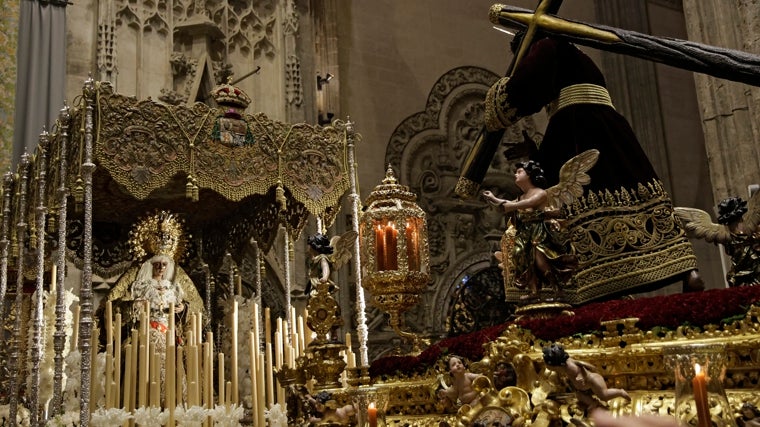 La Macarena y el Gran Poder en la Catedral de Sevilla por la celebración de la Procesión Magna en este mes de diciembre