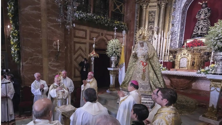 Entrega de la Rosa de Oro