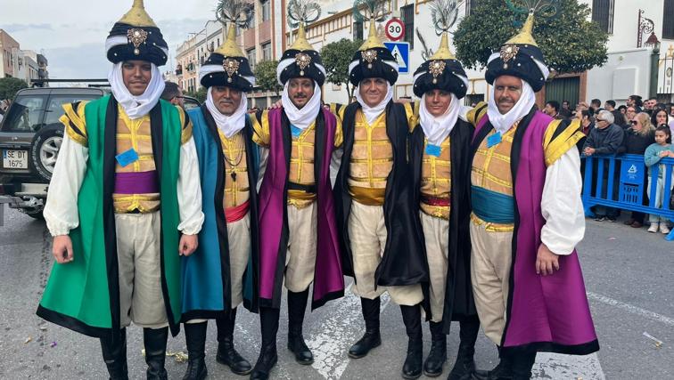 La Cabalgata de Reyes Magos de Dos Hermanas luce arte en su recorrido