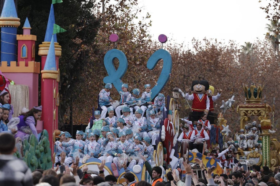 Primeros momentos de la Cabalgata de Reyes Magos de Sevilla 
