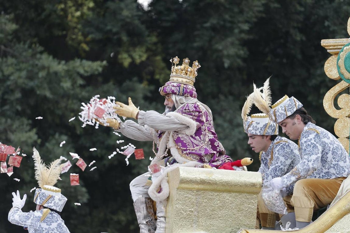 Primeros momentos de la Cabalgata de Reyes Magos de Sevilla 