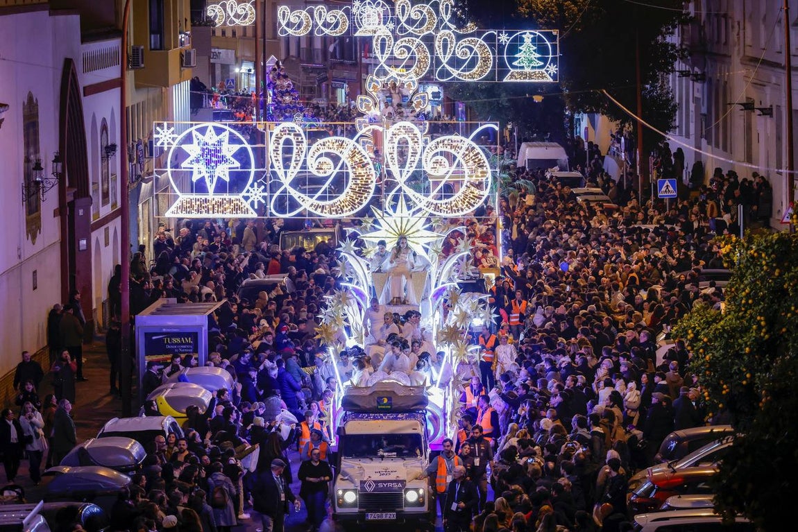 Cabalgata de los Reyes Magos a su paso por Triana