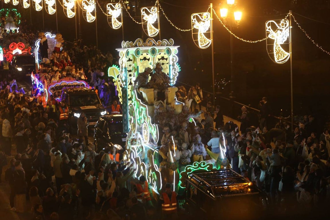 Cabalgata de los Reyes Magos a su paso por Triana