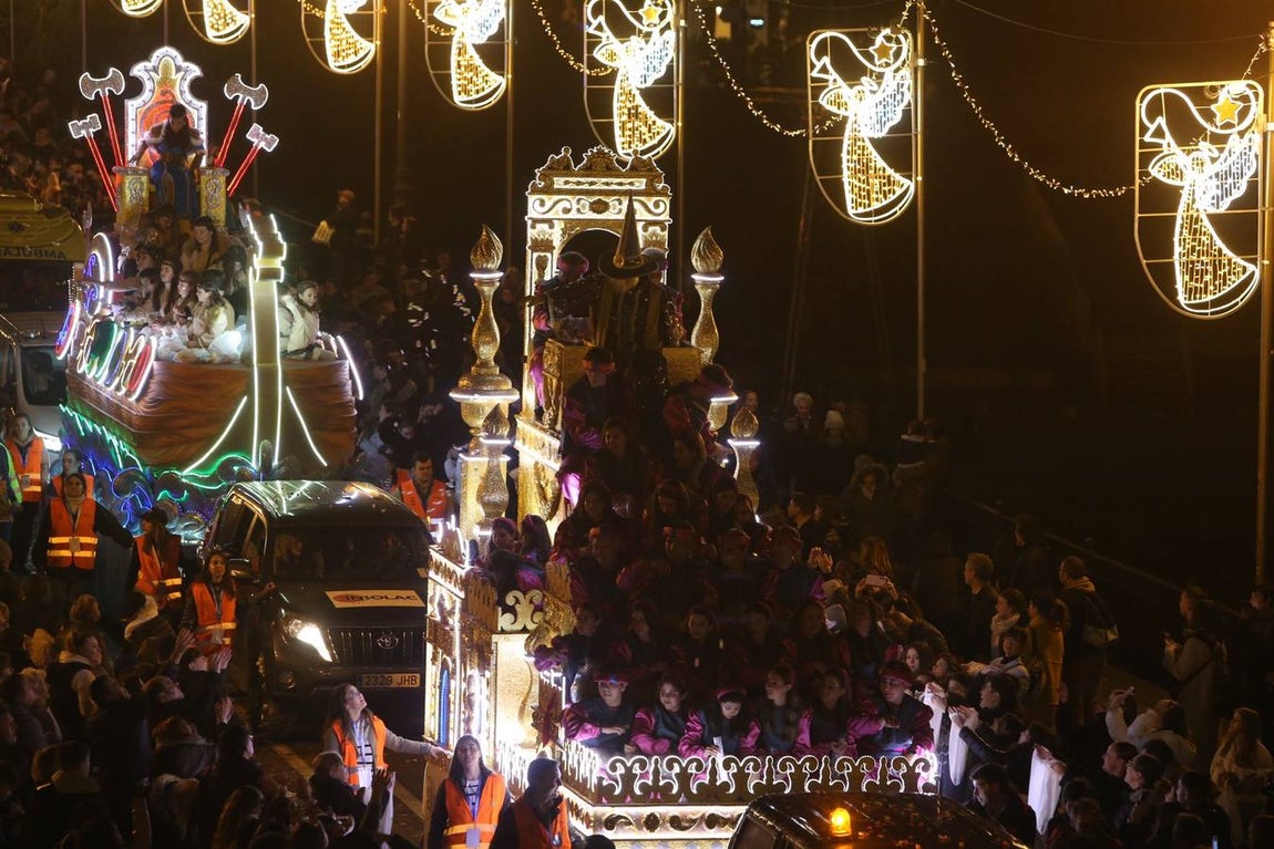Cabalgata de los Reyes Magos a su paso por Triana