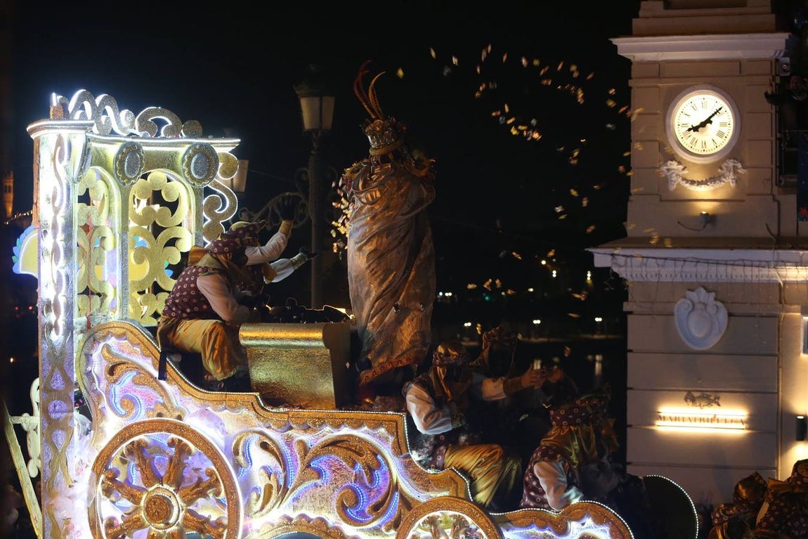 Cabalgata de los Reyes Magos a su paso por Triana