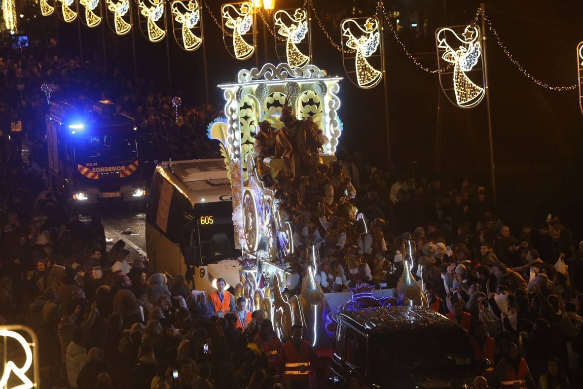 Cabalgata de los Reyes Magos a su paso por Triana