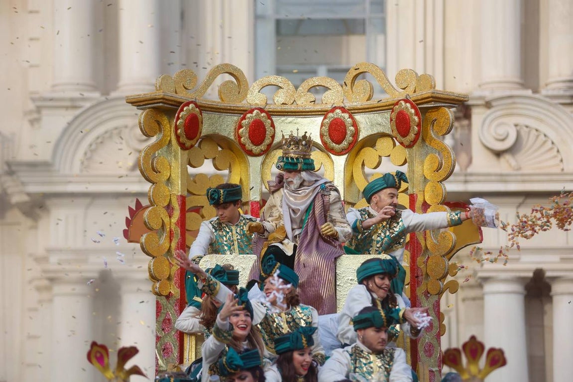 Primeros momentos de la Cabalgata de Reyes Magos de Sevilla