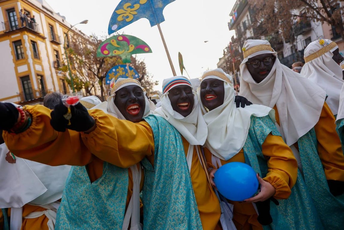 Primeros momentos de la Cabalgata de Reyes Magos de Sevilla