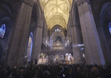 Una 'vía sacra' en la Catedral para poner freno a la desbandada de los nazarenos