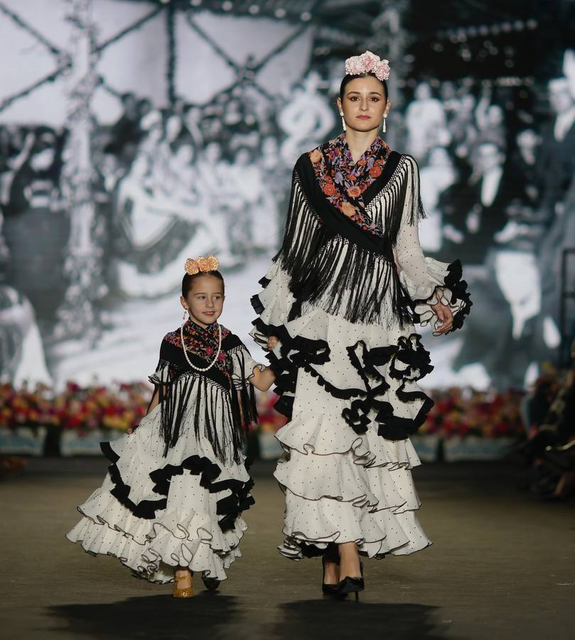 Gran variedad de colores en los trajes de Carmina, Lucía Márquez y Sueños de Abril 