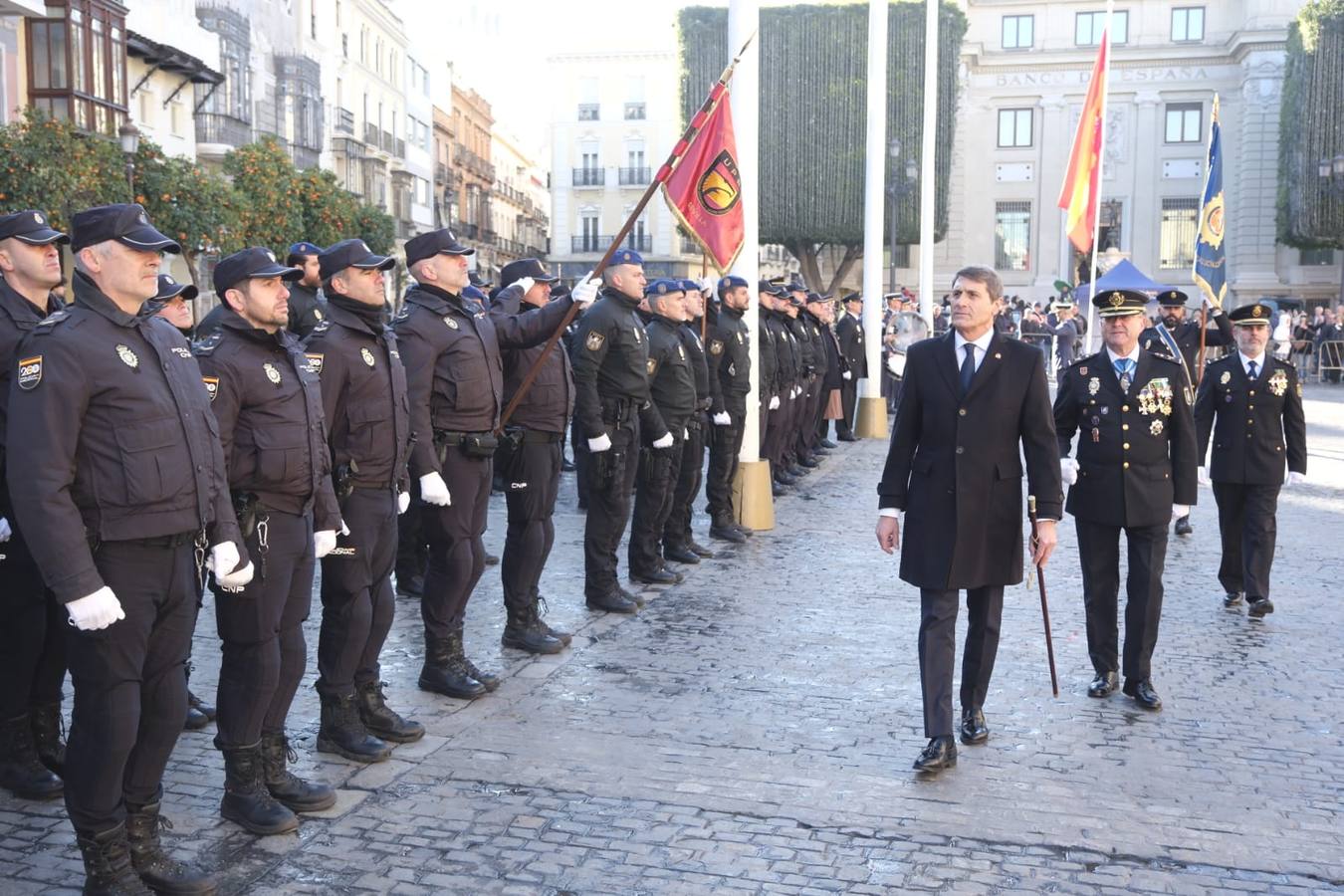 La plaza de San Francisco ha sido el escenario del aniversario de la Policía Nacional en Sevilla