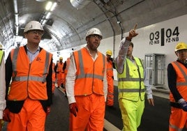 Óscar Puente presume del túnel español bajo el Támesis que niega para Sevilla tras retrasar la SE-40