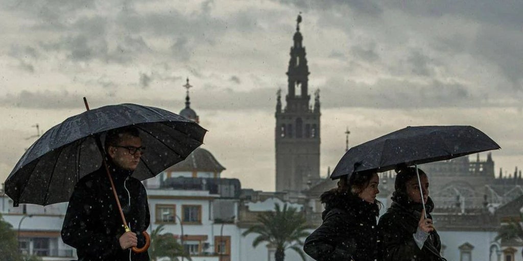 Aemet activa la alerta amarilla por lluvias en Sevilla hoy: estas son las horas más críticas