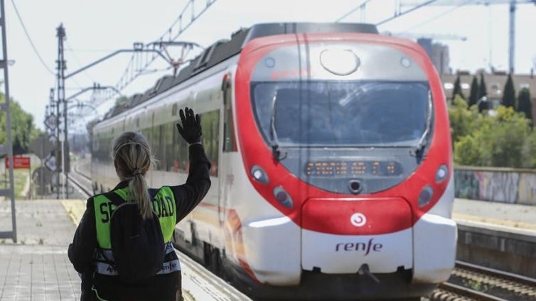 Suspendidos los trenes cercanías entre Fibes y Virgen del Rocío en Sevilla por un incidente