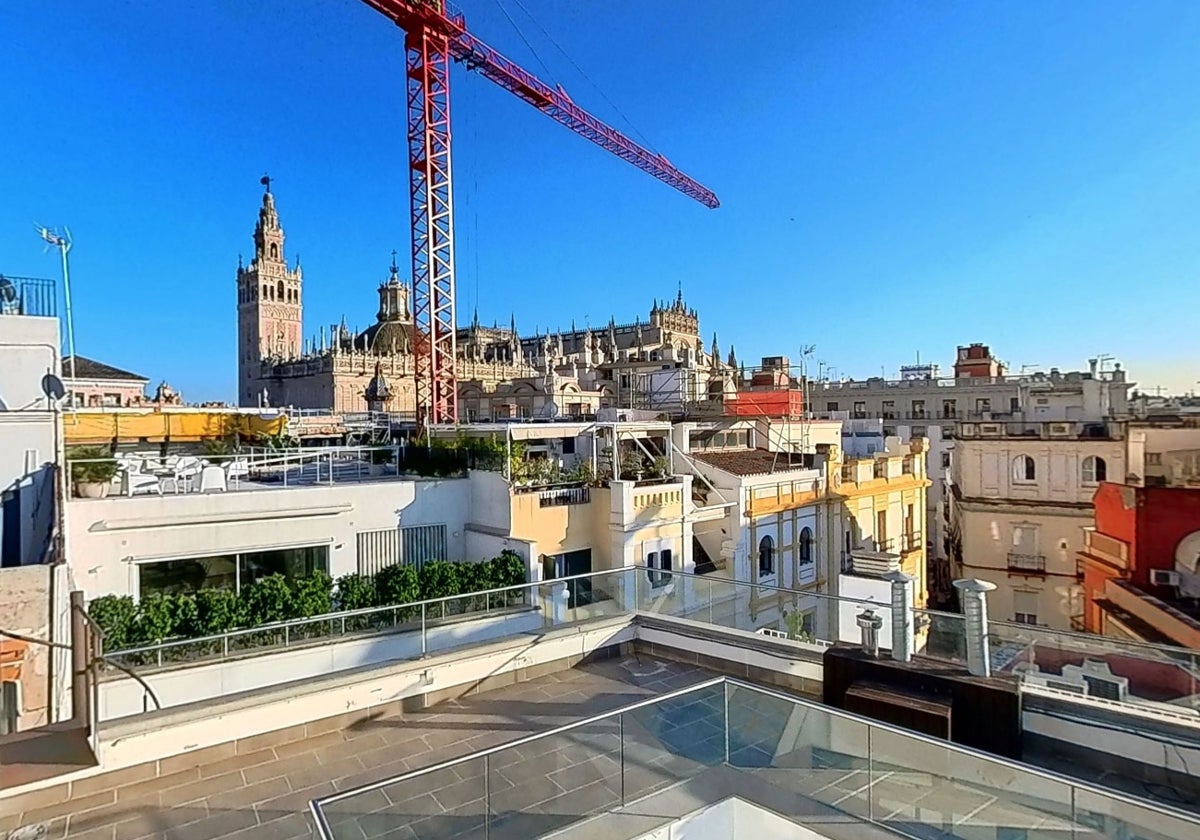 Así es una de las casas en venta más caras en pleno centro de Sevilla: tiene piscina, gimnasio, ascensor y vale 3 millones de euros