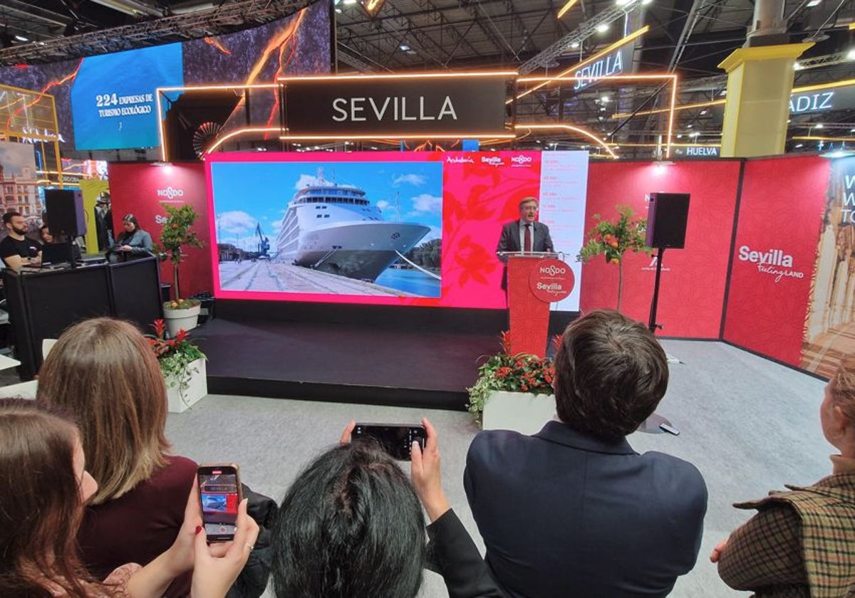 Rafael Carmona, presidente de la Autoridad Portuaria de Sevilla, durante la presentación de la temporada en Fitur