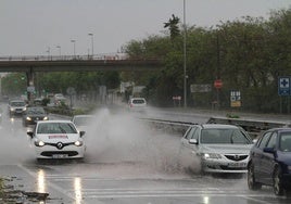 Cortadas dos carreteras en Gerena por balsas de agua a consecuencia de la lluvia