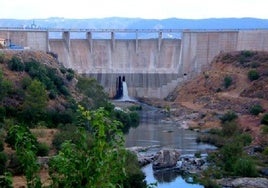 El embalse de Melonares, el mayor de la provincia de Sevilla, desembalsa por las lluvias